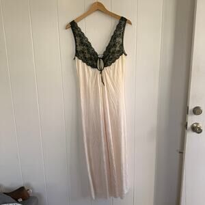 VTG KAYSER White Bias-Cut Slip Dress with a Black Lace Size Small